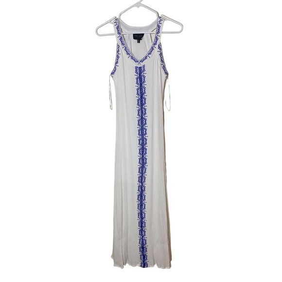 Romeo + Juliet Couture Dresses & Skirts - Romeo + Juliet Couture White & Blue Embroidered Maxi Dress XS